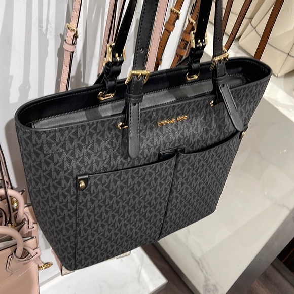 MICHAEL KORS JET SET TRAVEL MEDIUM DOUBLE POCKET TOTE
BLACK SIGNATURE
NWT - Picture 7 of 16